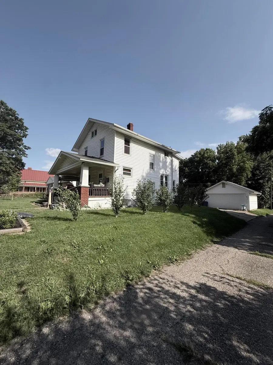 104 E Pleasant Street, Mount Vernon, OH 43050 - #3