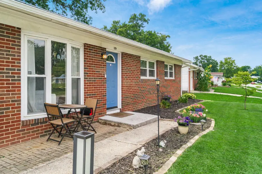 129 Lincolnshire Road, Columbus, OH 43230 - #3