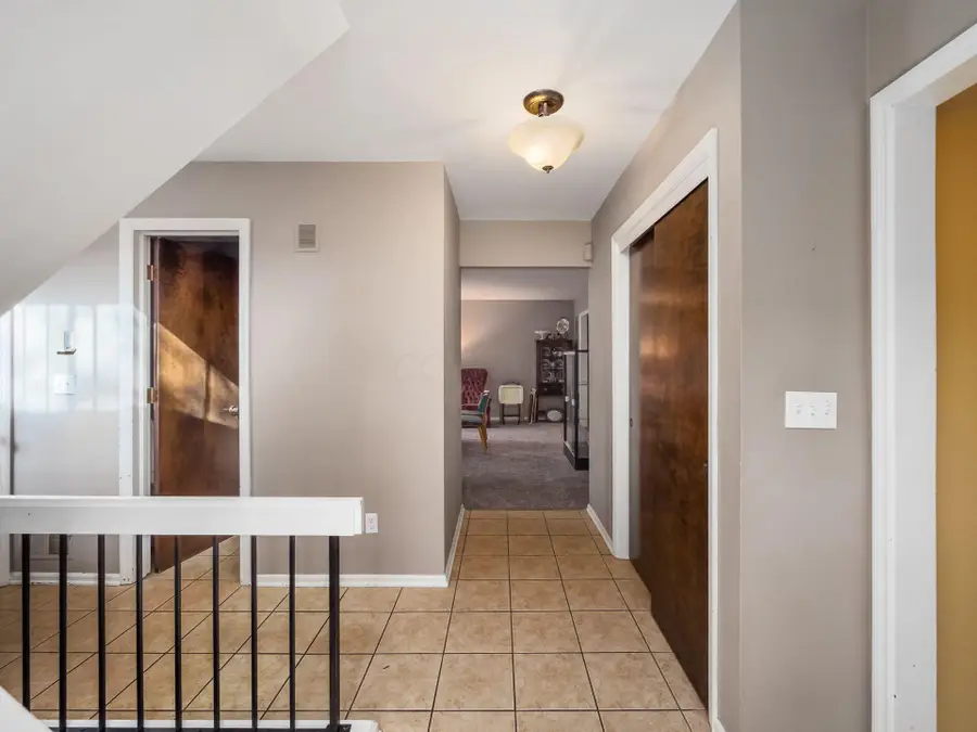 2134 Willowick Square, Columbus, OH 43229 - #3