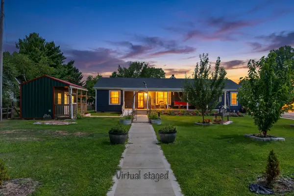 19 Main Street, Bloomingburg, OH 43106