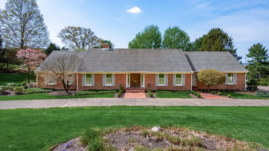480 W Highland Drive, Zanesville, OH 43701 - #2