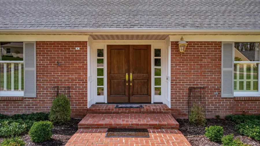 480 W Highland Drive, Zanesville, OH 43701 - #3