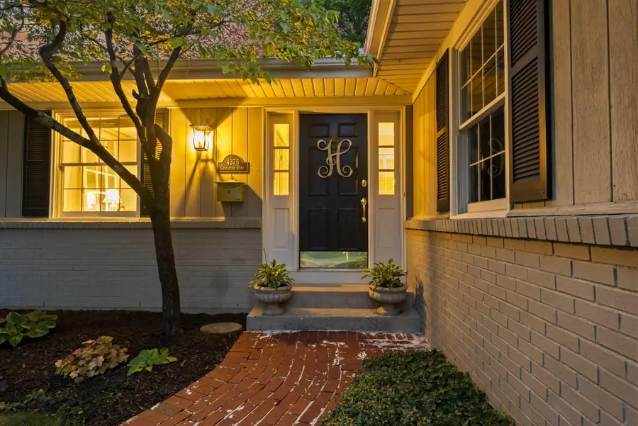 4375 Castleton Road, Upper Arlington, OH 43220 - #3