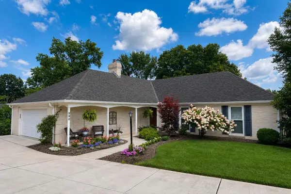 890 Lookout Point Drive, Columbus, OH 43235
