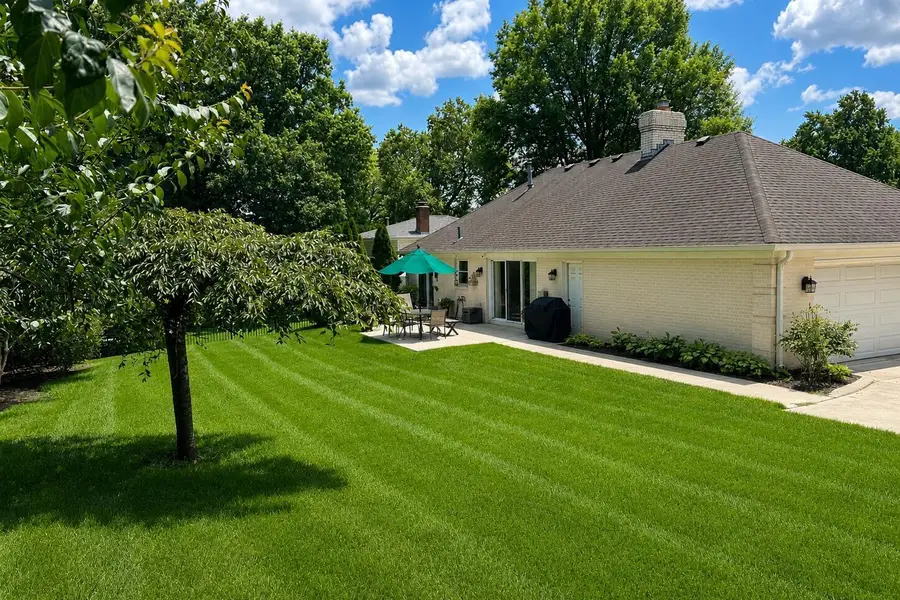 890 Lookout Point Drive, Columbus, OH 43235 - #3