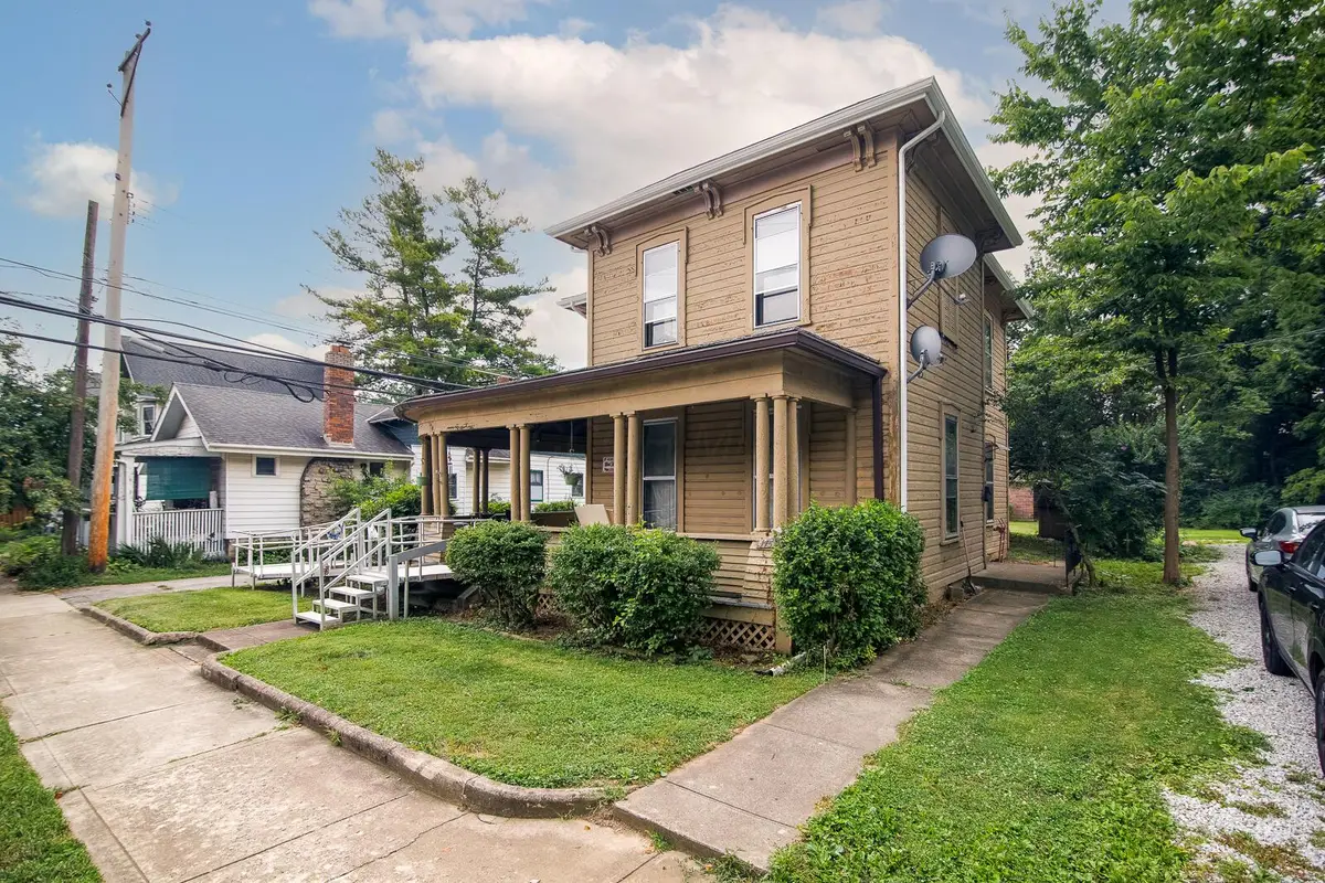 143 W Central Avenue, Delaware, OH 43015 - #1