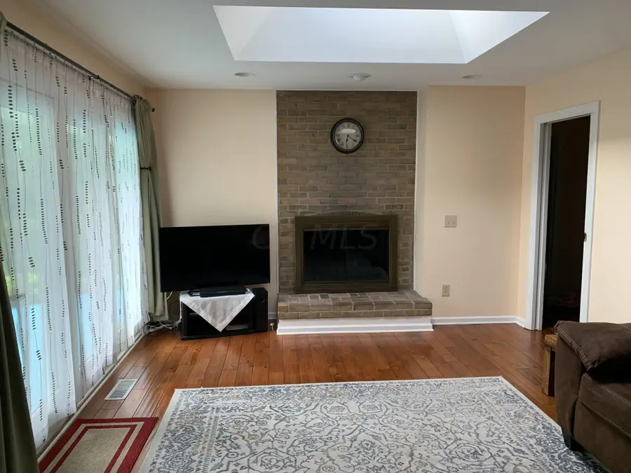 300 Heather Lane, Powell, OH 43065 - #2