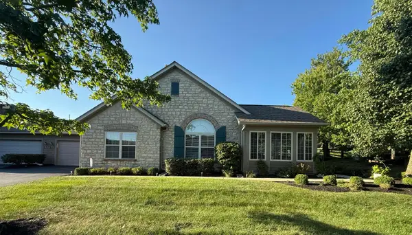 100 Stonegate Drive, Pataskala, OH 43062