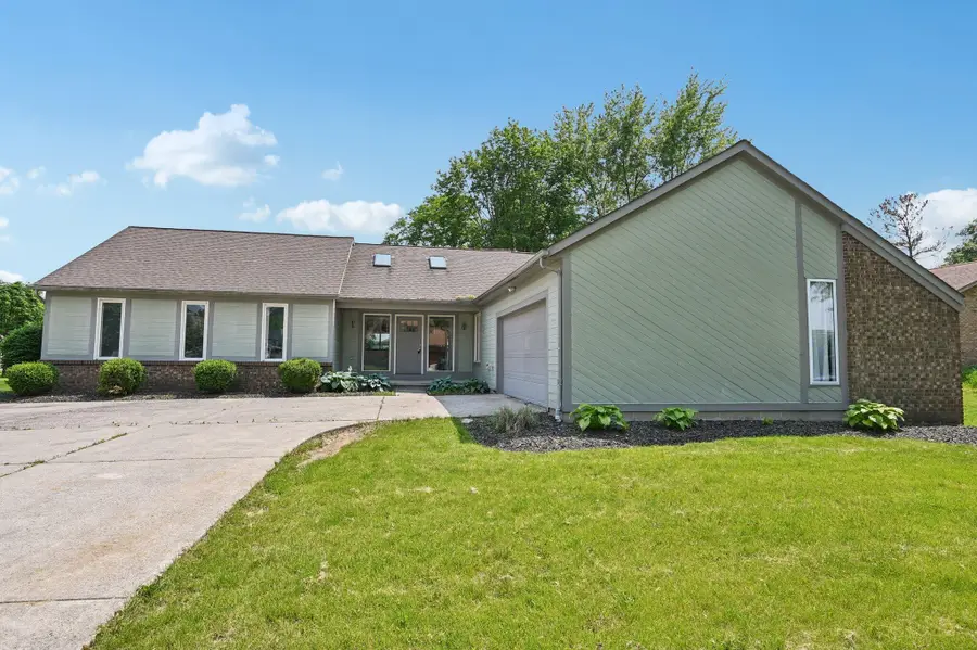 1727 Sioux Court, Grove City, OH 43123 - #3
