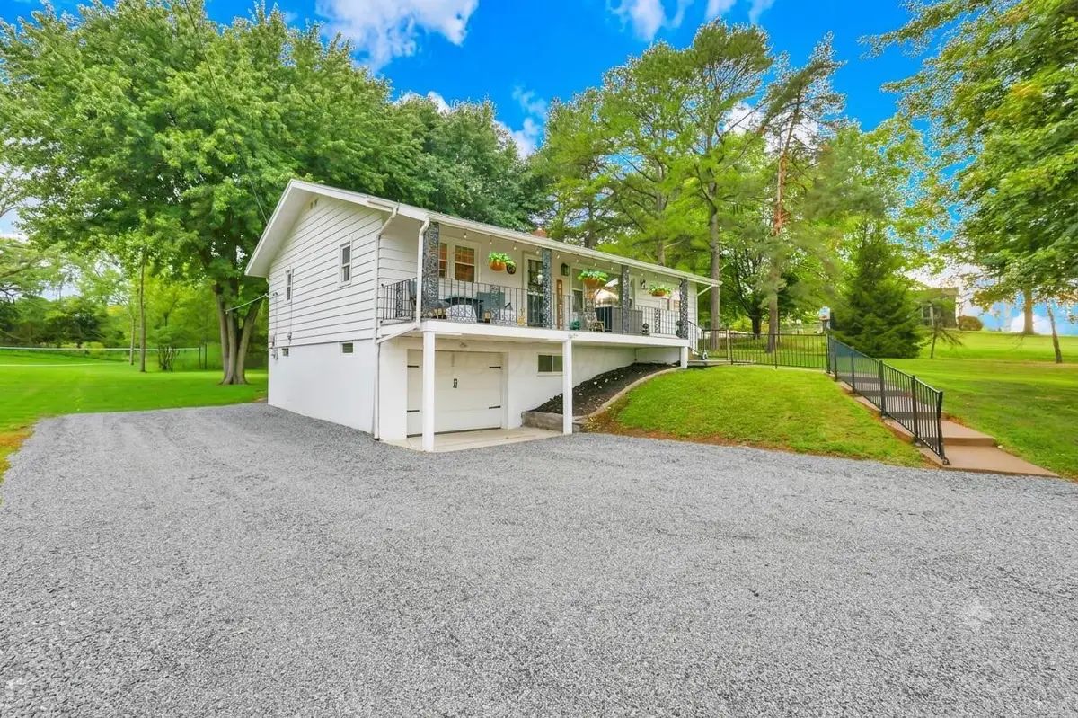 901 Coonpath Road Nw, Lancaster, OH 43130 - #1