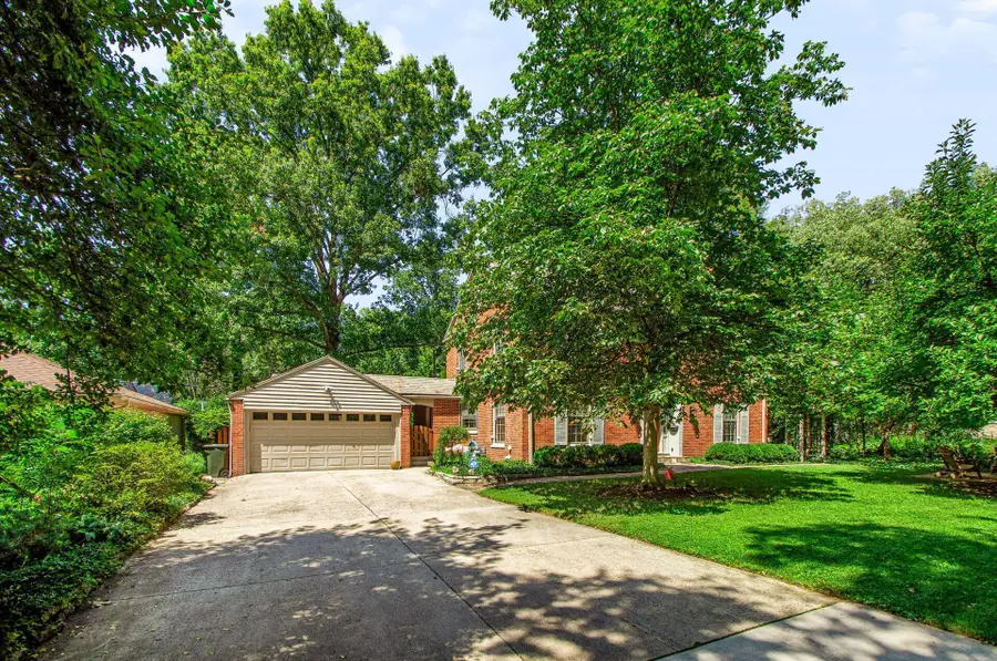 160 W Royal Forest Boulevard, Columbus, OH 43214 - #2