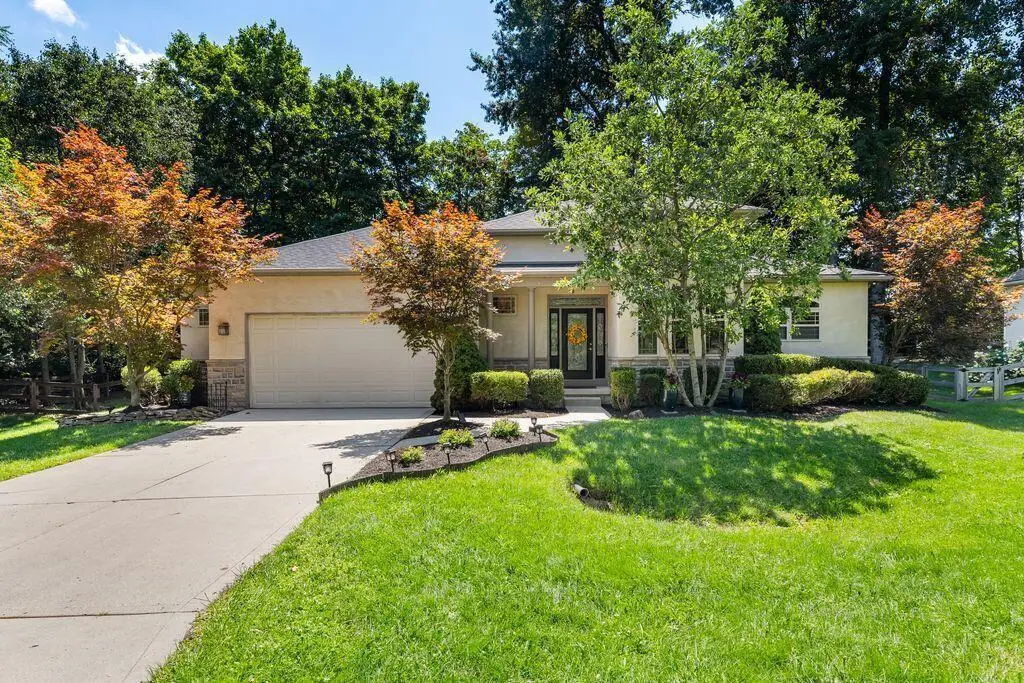 39 W Hiawatha Drive, Powell, OH 43065 - #1