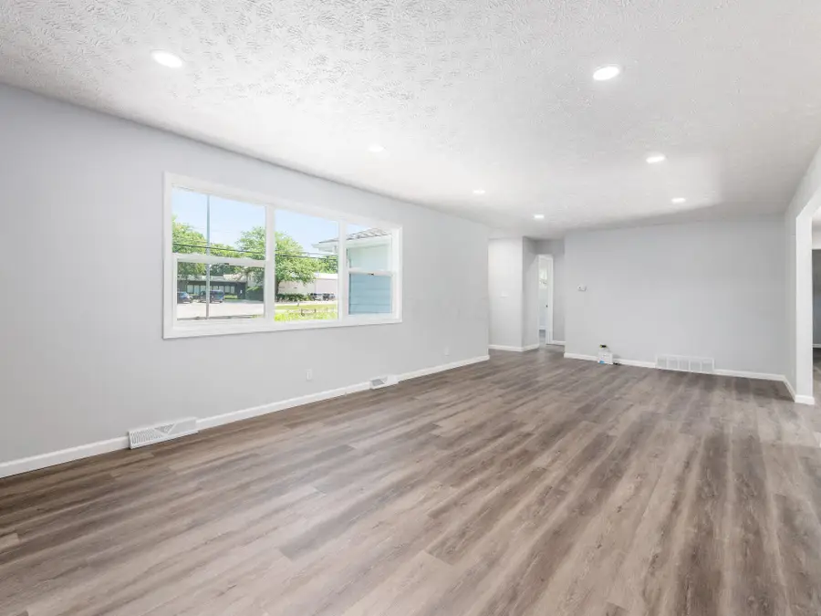 1585 N Wilson Road, Columbus, OH 43204 - #3