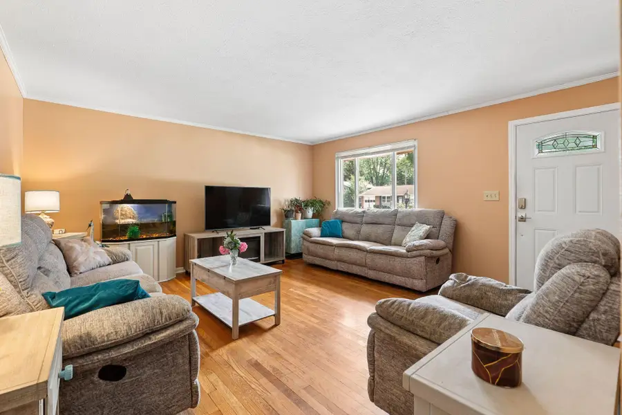 6504 Kings Charter Road, Reynoldsburg, OH 43068 - #3