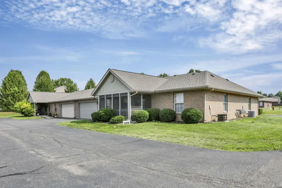 102 Foster Drive, Thornville, OH 43076 - #3