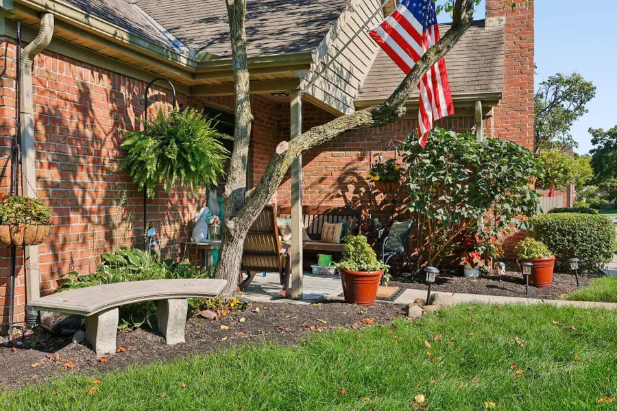 884 Village Brook Way, Columbus, OH 43235 - #3