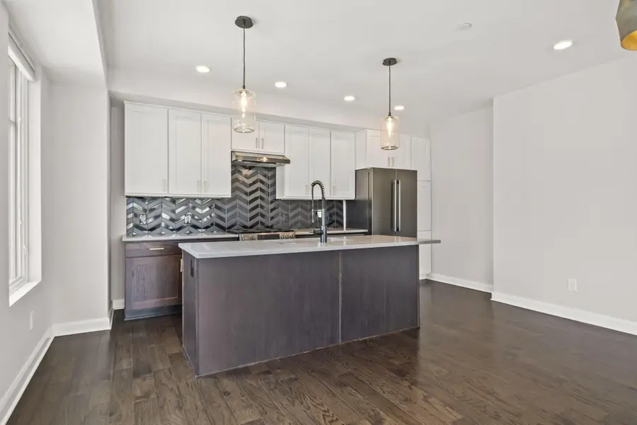 207 E 5th Avenue, Columbus, OH 43201 - #3