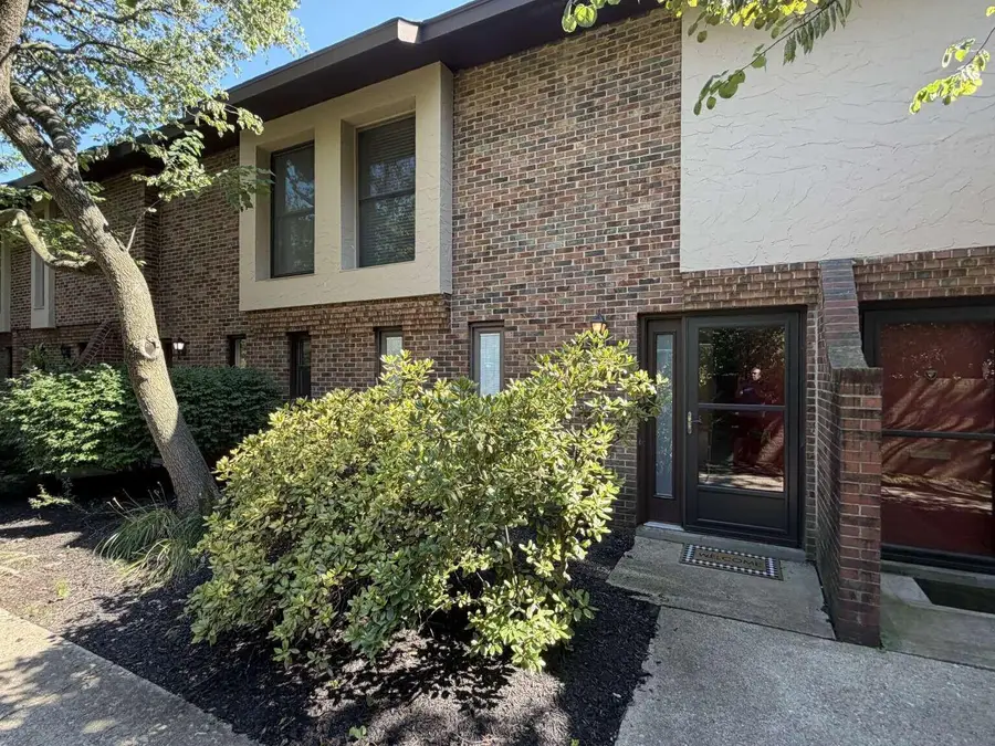 3127 Arlingtowne Lane, Columbus, OH 43221 - #3
