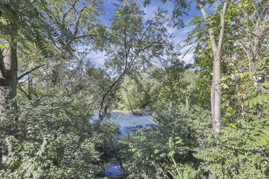 592 Bradley Street, Columbus, OH 43201 - #3
