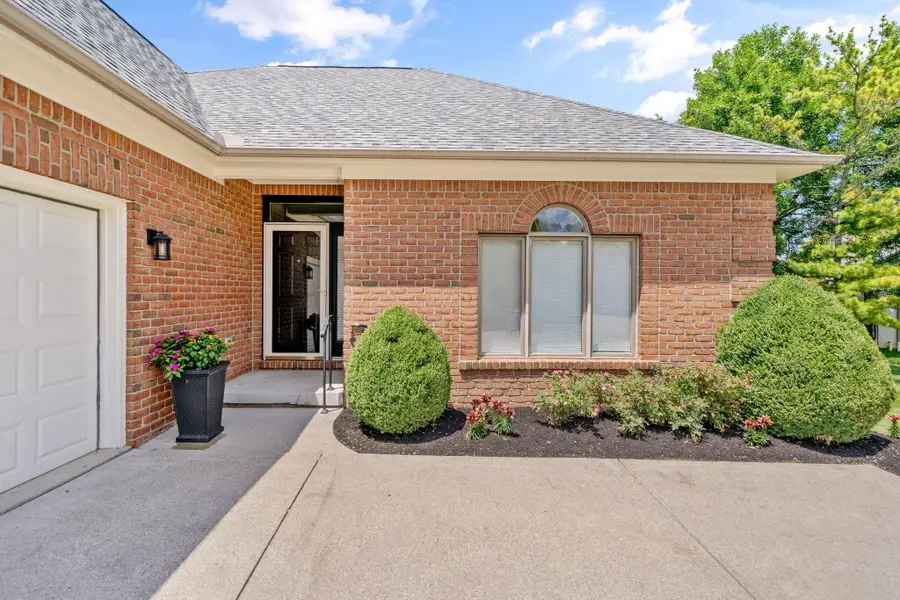 920 Linworth Village Drive, Columbus, OH 43235 - #2