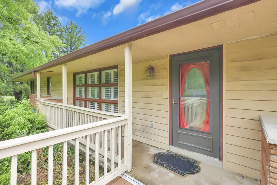 6540 Winston Court W, Columbus, OH 43235 - #3