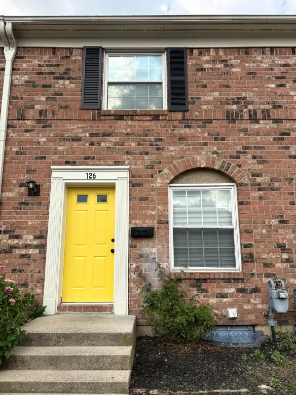 126 Tarryton Court E, Columbus, OH 43228