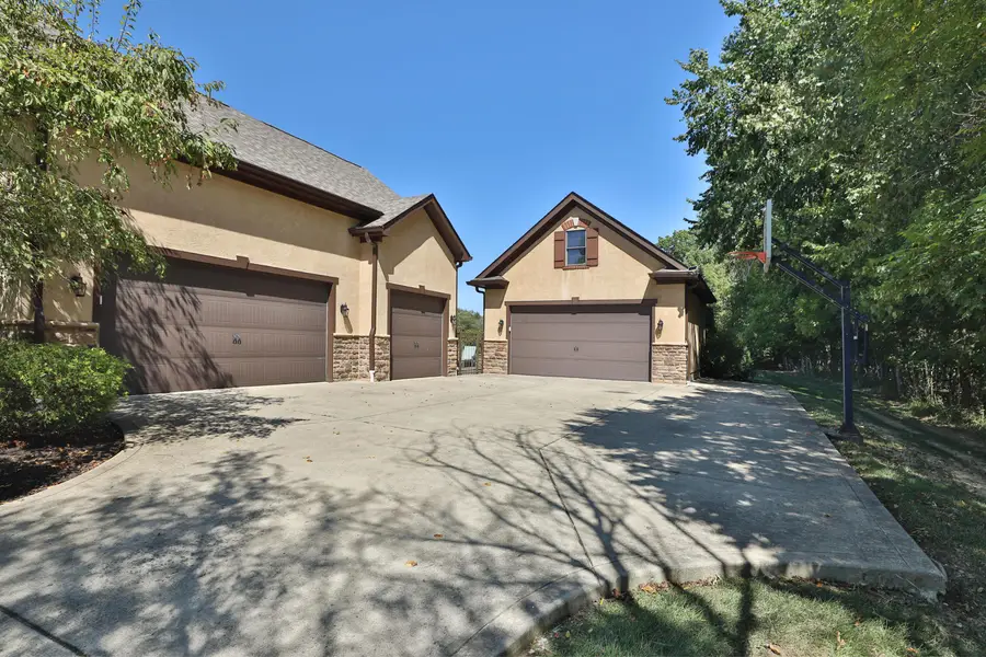 2182 Woodland Hall Drive, Powell, OH 43065 - #3