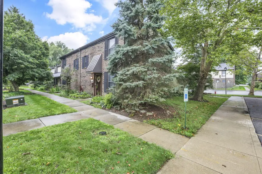 5866 Hallridge Circle, Columbus, OH 43232 - #3