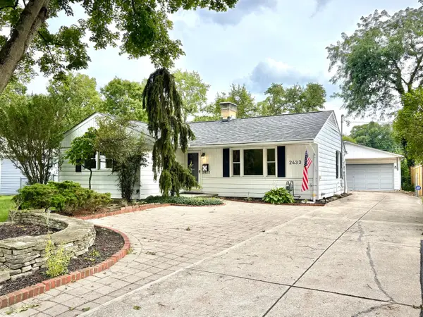 2433 Fishinger Road, Upper Arlington, OH 43221
