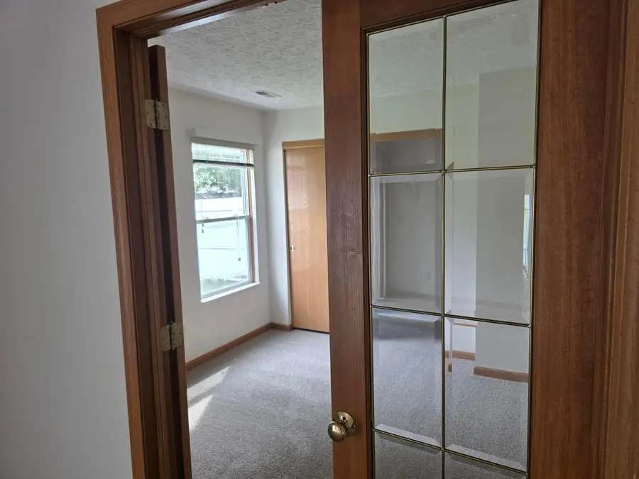 2049 Margo Road, Columbus, OH 43229 - #3
