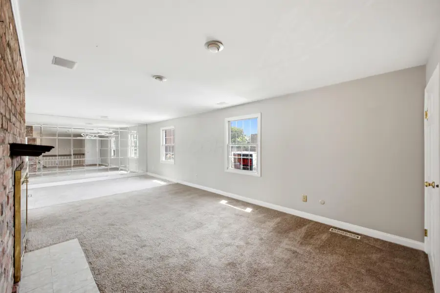 952 Chatham Lane, Columbus, OH 43221 - #3