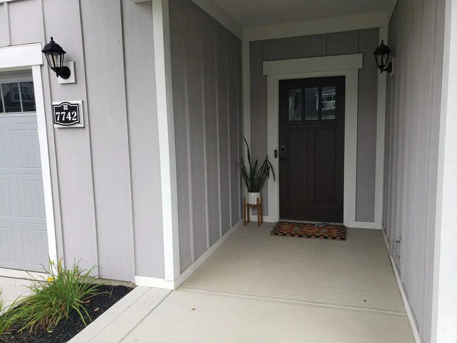 7742 Strickland Drive, New Albany, OH 43054 - #3