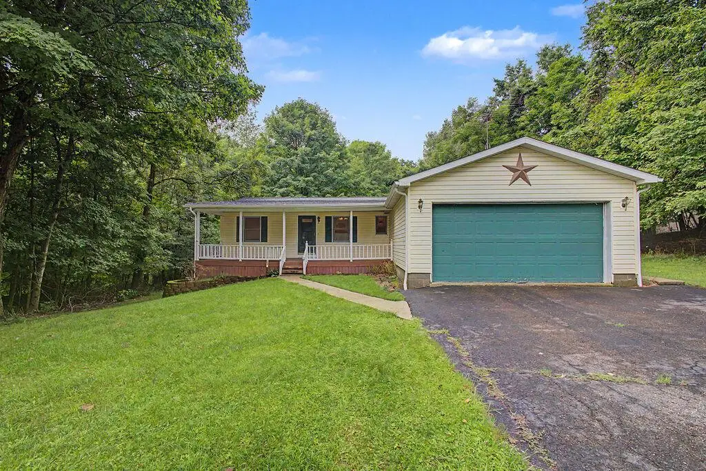 589 Floral Valley Drive W, Howard, OH 43028 - #1