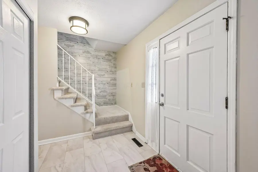 402 Worman Drive, Columbus, OH 43230 - #3