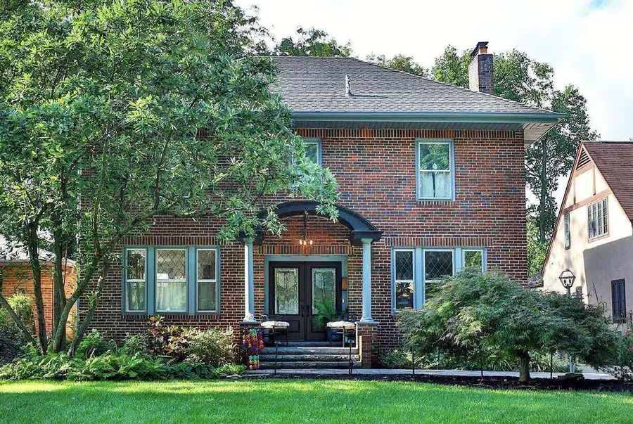 67 W Cooke Road, Columbus, OH 43214 - #2