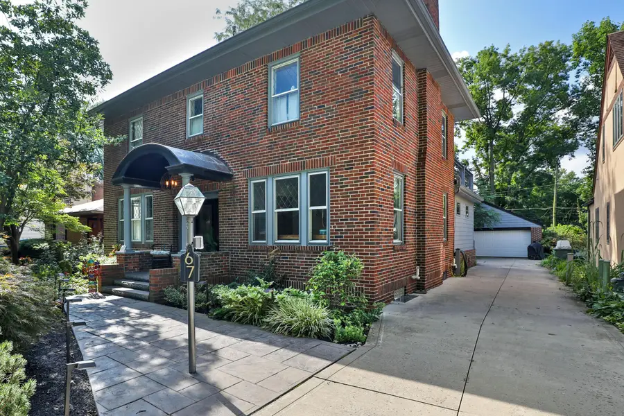 67 W Cooke Road, Columbus, OH 43214 - #3