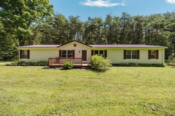 1725 Jackson Township Road 333 Se, Junction City, OH 43748