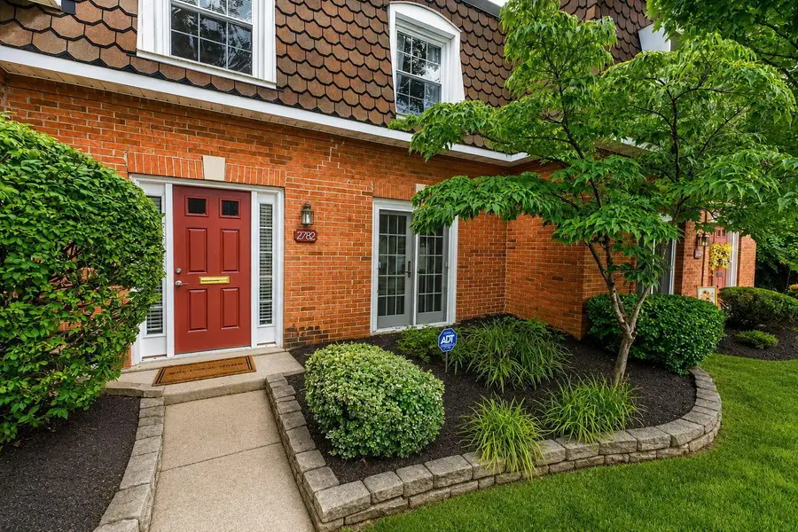 2782 Chateau Circle S, Columbus, OH 43221 - #2