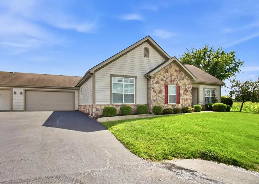 5339 W Sheffield Circle, Zanesville, OH 43701 - #2