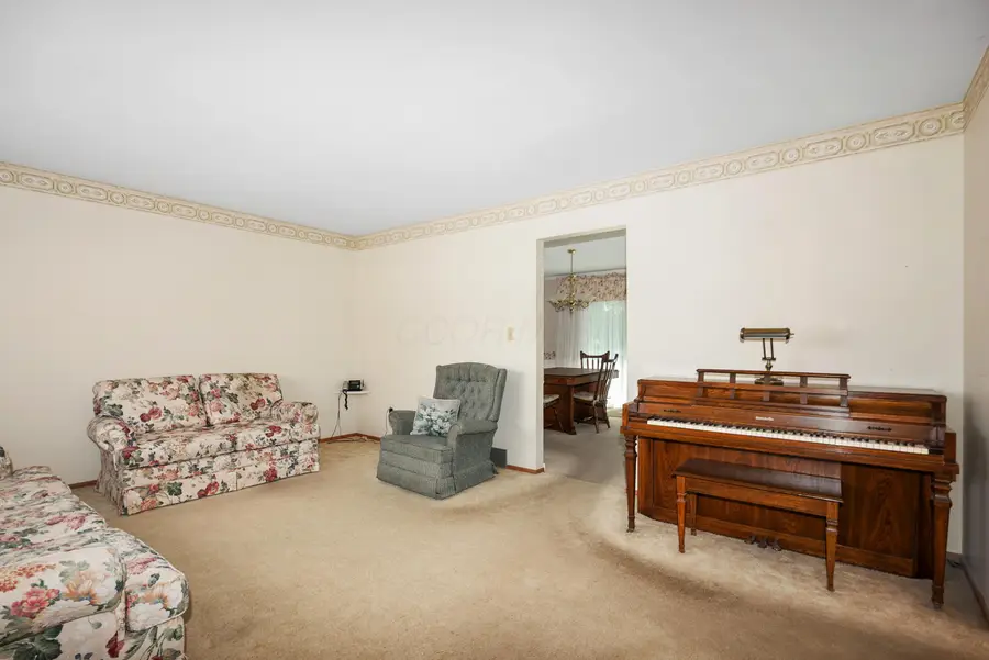 6417 Carriage Lane, Reynoldsburg, OH 43068 - #2