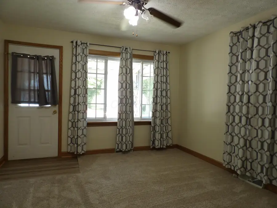 403 Miller Avenue, Lancaster, OH 43130 - #3
