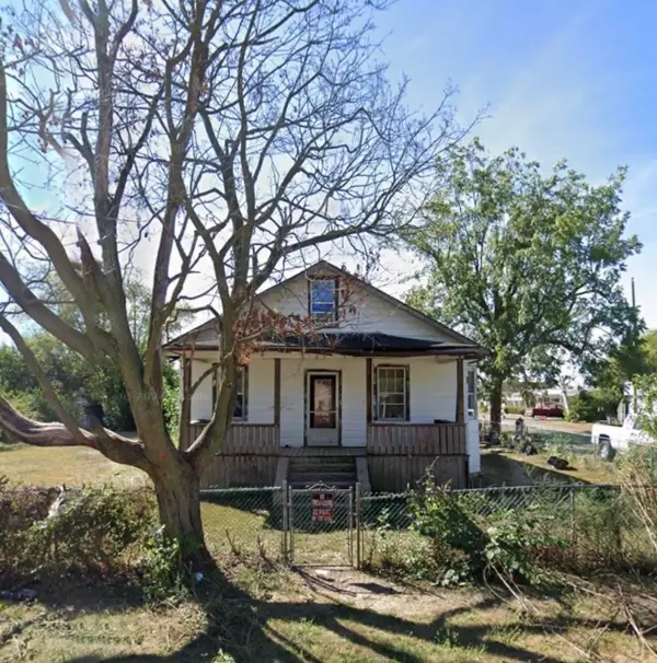 17 Miron Street, Bloomingburg, OH 43106