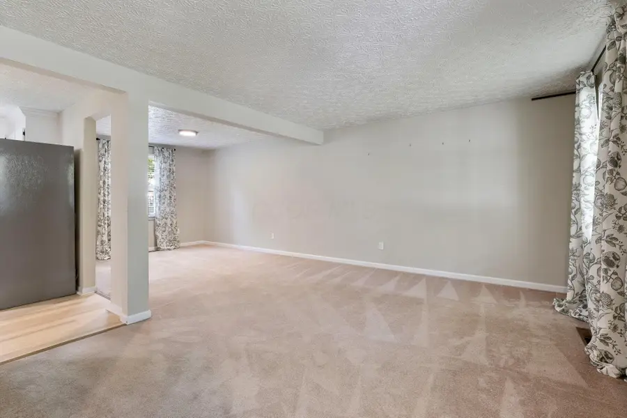 6553 Skywae Drive, Columbus, OH 43229 - #2