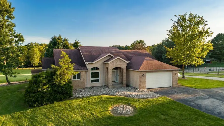 3333 Blacks Road Sw, Hebron, OH 43025 - #3