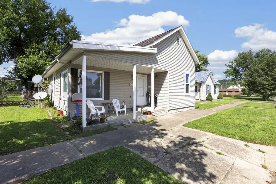 586 E Main Street, Logan, OH 43138 - #2