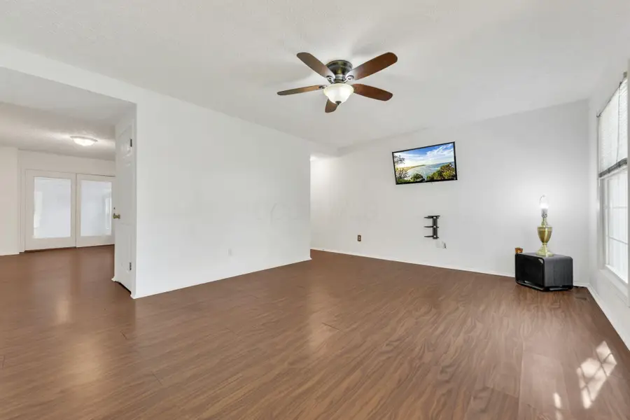 631 Simbury Street, Columbus, OH 43228 - #2