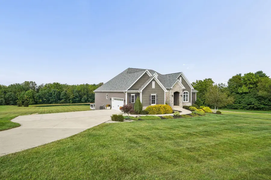 6004 Royalton Road Sw, Lancaster, OH 43130 - #3
