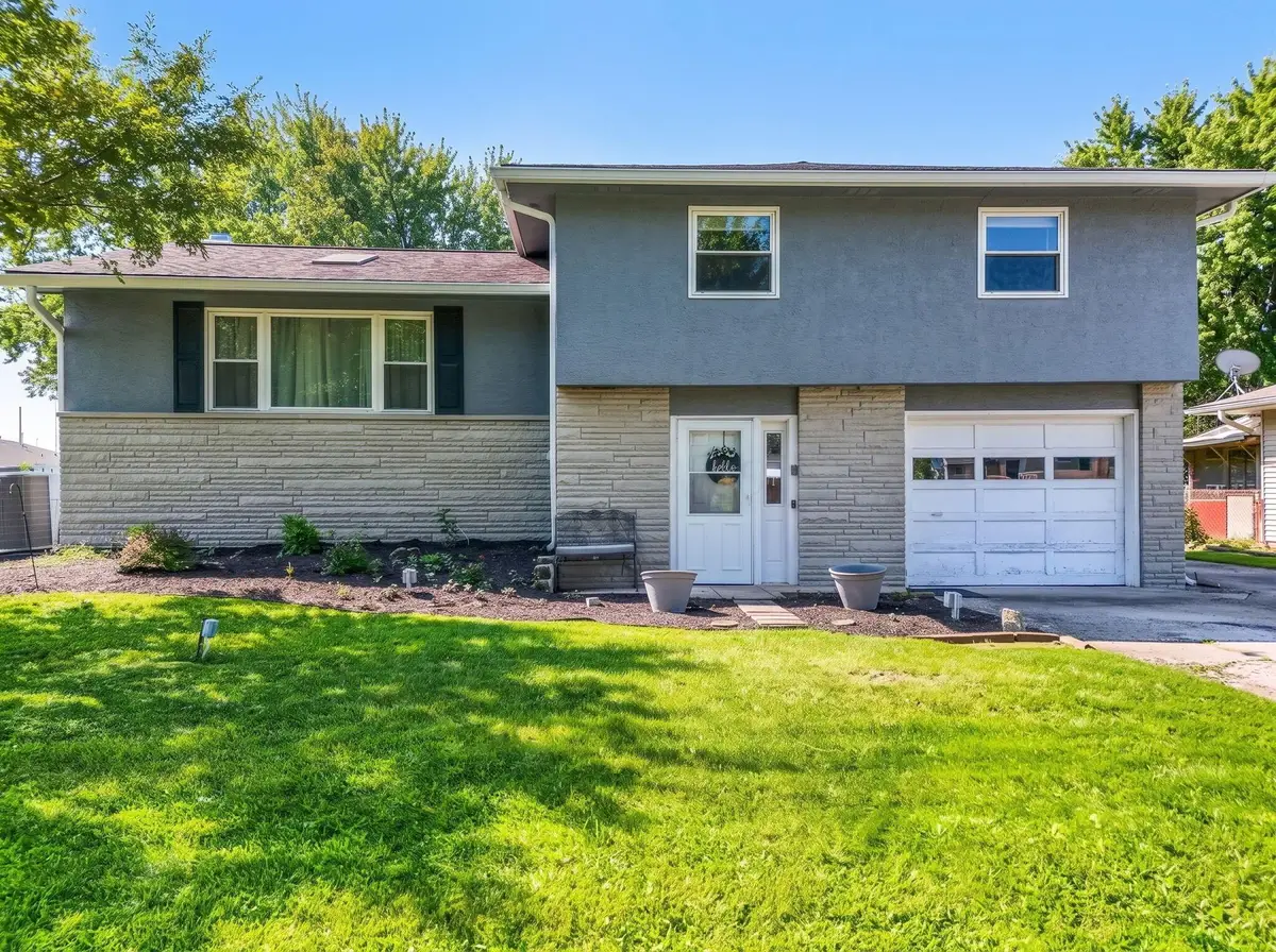 4475 Beacon Hill Road, Columbus, OH 43228 - #1