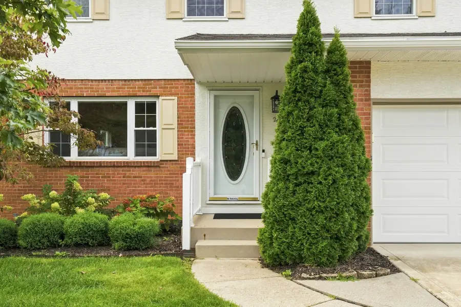 261 Brookhaven Drive E, Columbus, OH 43230 - #3