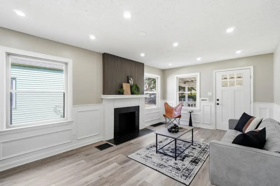 1575 S Champion Avenue, Columbus, OH 43207 - #3